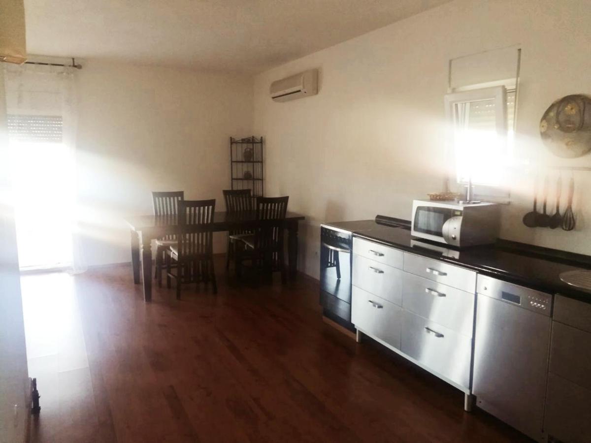Apartmani Jureta Okrug Gornji Exterior photo
