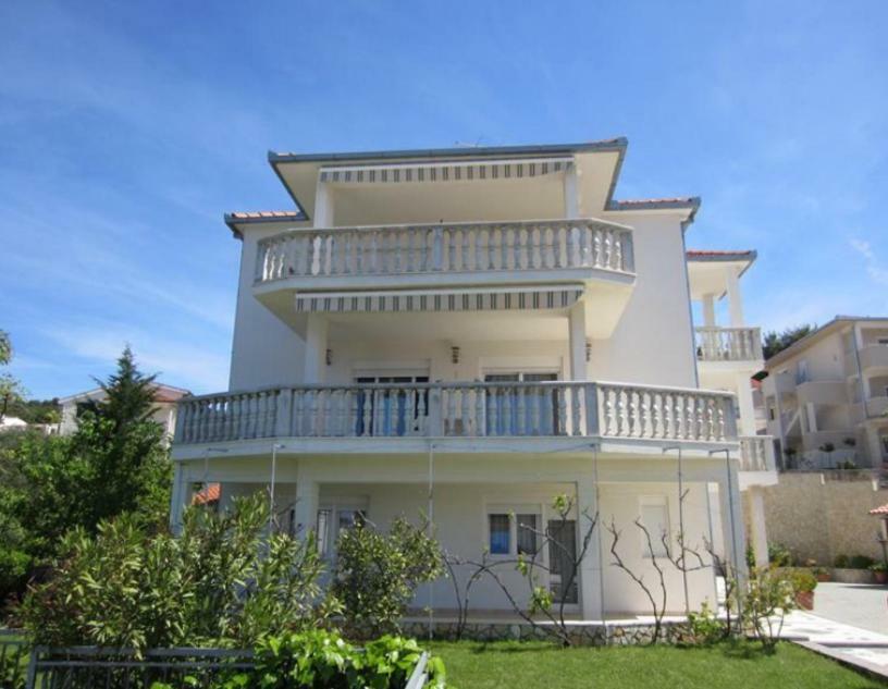 Apartmani Jureta Okrug Gornji Exterior photo